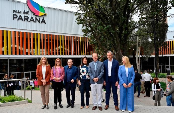 Quedó inaugurado el nuevo shopping de Paraná con 88 locales comerciales