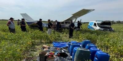 La perra de rastreo marcó “olor muerto” de droga en la avioneta abandonada en La Paz.