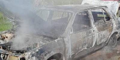 Un auto se incendió por completo a pocos kilómetros del acceso a Puerto Yeruá