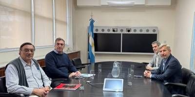 Frigerio gestionó mejoras para las rutas 14 y 127 en reunión con Vialidad Nacional