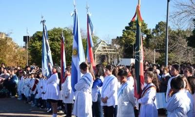 La Bianca se vistió de celeste y blanco por el Día de la Bandera
