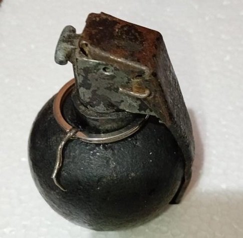 Secuestraron una granada y un arma de fuego en un allanamiento