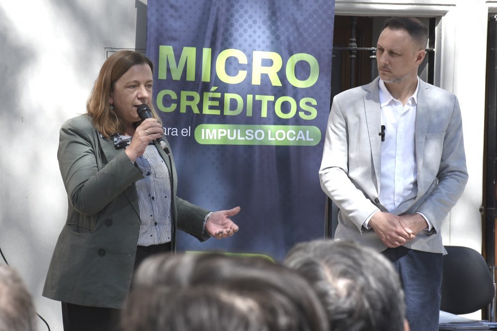 La provincia firmó convenios del programa Microcréditos para el Impulso Local