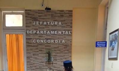 Mujer detenida por Atentado y Resistencia a la Autoridad.