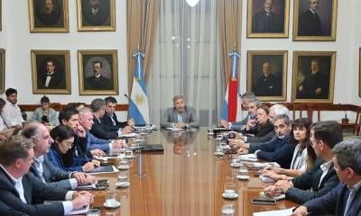 Vehículos, nuevos sistemas de digitalización y viviendas, fueron los temas centrales de la reunión de gabinete