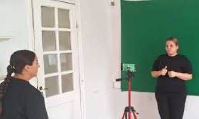 El Ministerio de la Defensa Pública incorpora intérpretes de Lengua de Señas de la UNER para garantizar la inclusión.