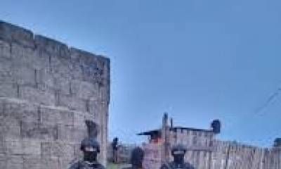 Secuestran cocaína, marihuana, dinero en efectivo y detienen a cinco personas.