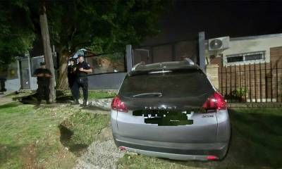 Allanaron a colombianos. En vehículos de alta gama fueron hasta la casa de una mujer y la amenazaron porque se atrasó con las cuotas.