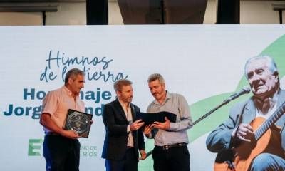 Frigerio encabezó un emotivo homenaje a Jorge Méndez en el CPC