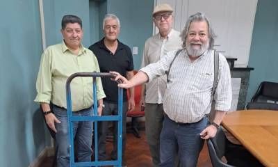 La Cooperativa Eléctrica donó materiales a la Biblioteca Popular Olegario Víctor Andrade.