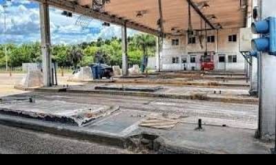 Ruta 14. Demolieron las viejas cabinas de peaje de Yeruá y comienzan a construir las nuevas.