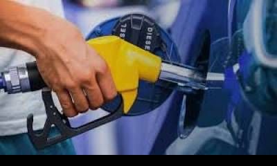 El Gobierno volvió a postergar el traslado pleno del impuesto a los combustibles