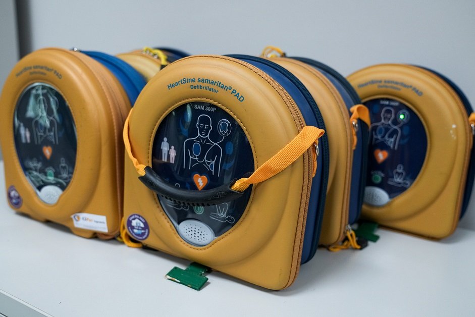 El Ministerio de Salud recibió 16 desfibriladores externos automáticos donados por el Iafas