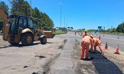 Precaución al transitar. Tres puntos de la Autovía del Mercosur concentran obras de bacheo y mantenimiento.