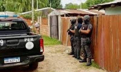 Secuestran droga, un arma de fuego y detienen a un hombre.