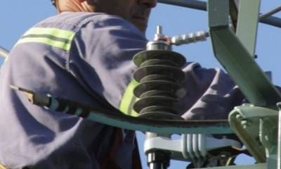 La Cooperativa Electrica esta sin operarios debido al paro y los ingenieros debieron salir a reponer servicios ante la tormenta.