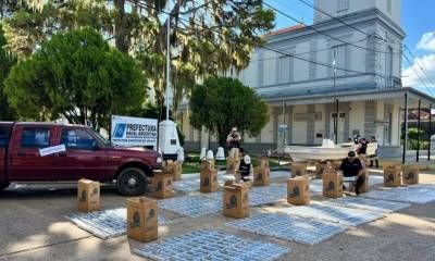  Secuestran cargamento millonario de cigarrillos y detienen a cuatro hombres.