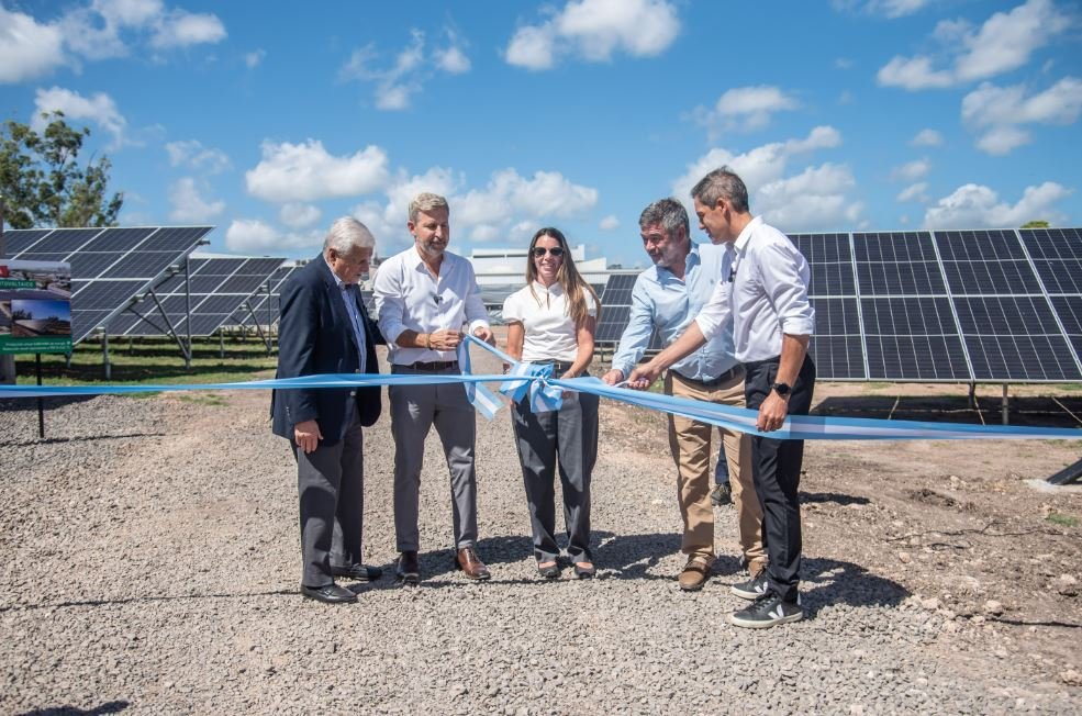 Frigerio inauguró el parque solar del frigorífico Fepasa en Concepción del Uruguay