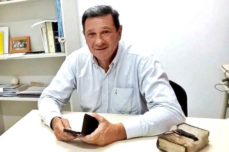 Ferrari dejó de ser el director departamental de Escuelas en Concordia