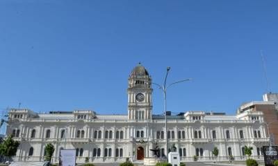 Pese al rechazo, el gobierno pagará el aumento a los docentes