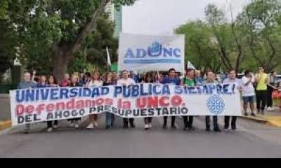 Docentes universitarios paran del 16 al 20 de marzo y evalúan extender la medida indefinidamente.