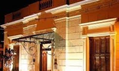  Descubrir acertijos de noche y a la luz de las linternas.