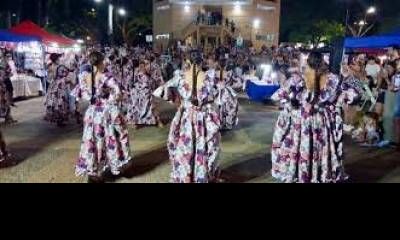 La Feria Paseo del Rio celebró una edición especial por el Día de la Mujer.