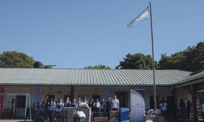 Alumnos de la escuela técnica de Federación instalaron equipos de aire acondicionado en una escuela integral