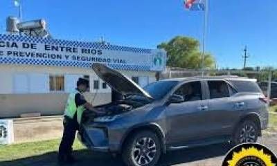 Controles viales: secuestran vehículos con pedido y detienen a un hombre con captura vigente.