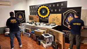 Personal policial de Concordia realizó allanamientos simultáneos en Buenos Aires: tres detenidos y numerosos elementos recuperados.