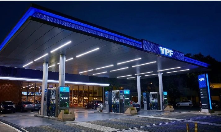 YPF anunció que va a mantener estables los precios de los combustibles por 45 días