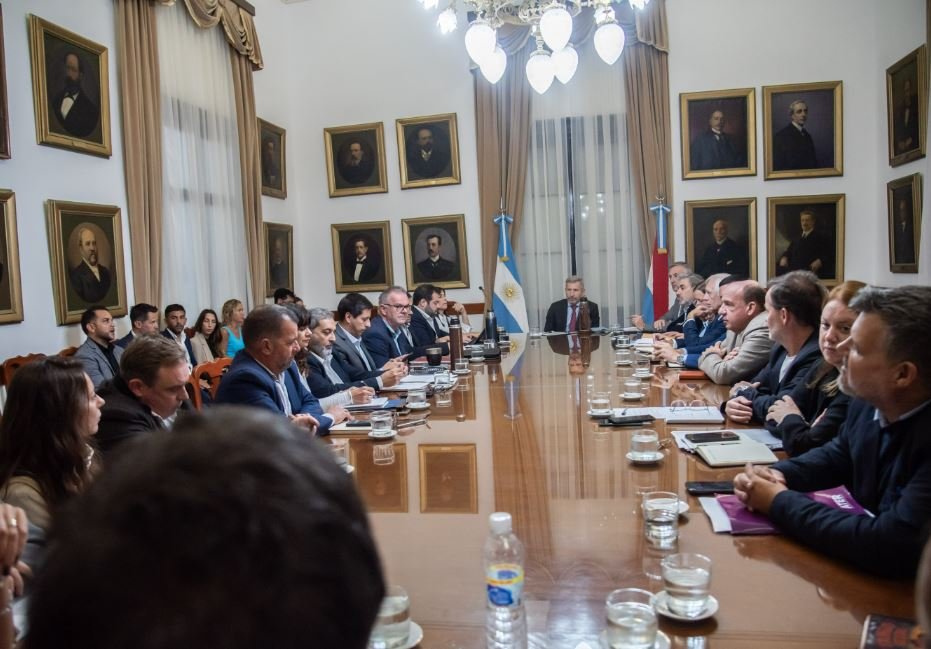 Con una agenda que incluyó obras, gestión y reforma jubilatoria, Frigerio presidió una nueva reunión de gabinete