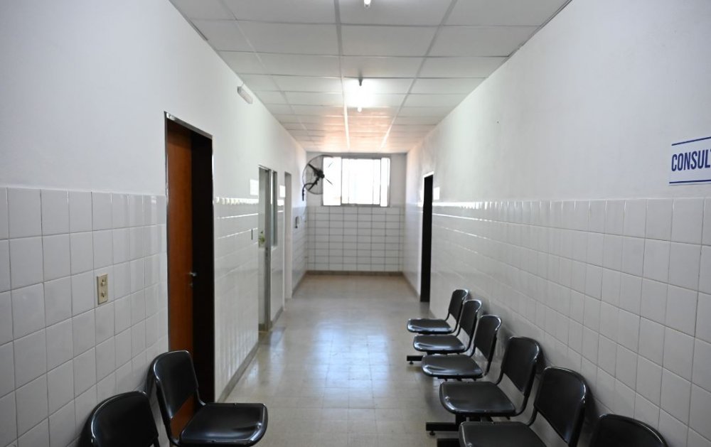 El gobernador recorrió las obras de puesta en valor del Hospital Felipe Heras 