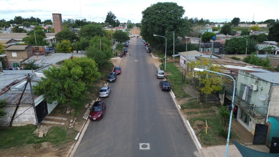 El Intendente Azcué inauguró la obra de pavimentación de calle Dr. Sauré