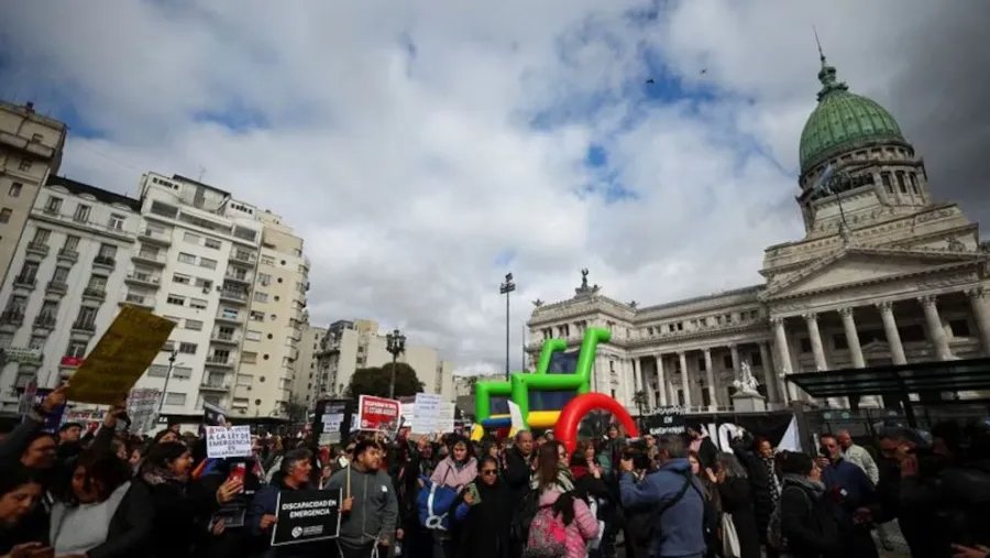 El gobierno envió al Congreso una nueva Ley de Discapacidad que elimina beneficios y obliga a reempadronarse