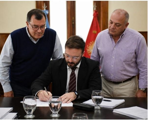 Cambios en el Gabinete de Azcué: Schattenhofer da un paso al costado de producción y el aeropuerto y asumen nuevas autoridades interinas.