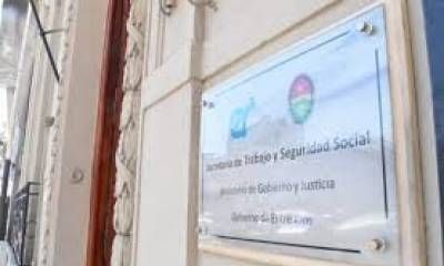 Los descuentos por paro no sólo alcanzan a los docentes: estatales cobraron hasta $150 mil menos.