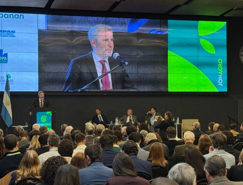 Frigerio impulsa un nuevo pacto fiscal para eliminar las retenciones y otros impuestos al agro