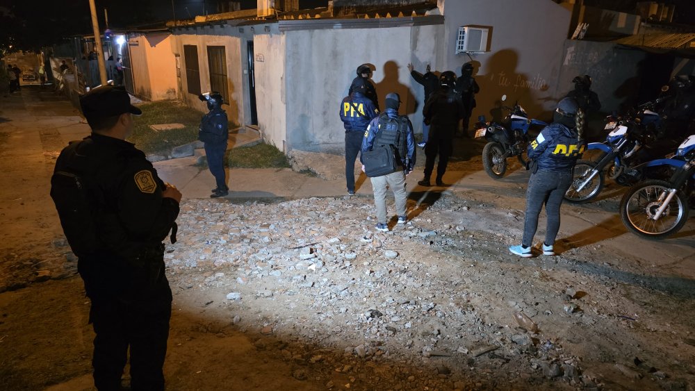 Operativo conjunto entre la Jefatura Departamental Concordia y la Delegación de la Policía Federal en distintos barrios de la ciudad