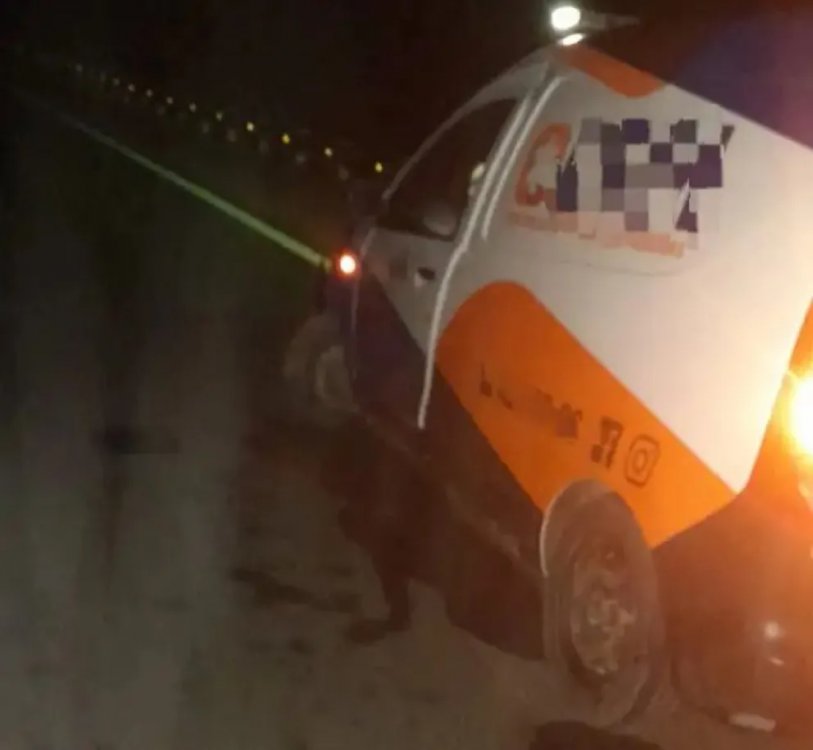 Una ambulancia chocó contra material de obra en la Autovía 18: no había luces de advertencia