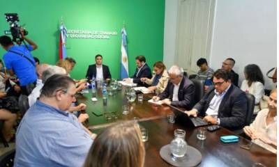 Se reanuda esta semana la negociación salarial con estatales y docentes.