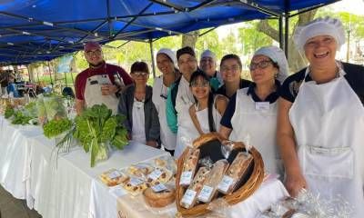 Nuevas jornadas de la feria de emprendedores de la economía social en la plaza 25 de mayo.