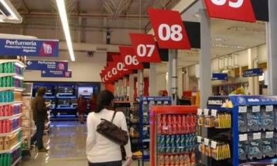 Comerciantes exigen al municipio que cumpla con la ley de grandes superficies comerciales y piden intervención provincial.