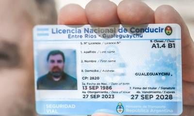 Los deudores alimentarios no podrán obtener licencias de conducir profesionales