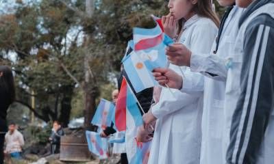 Más de 430 alumnos participaron del acto por el 25 de Mayo organizado por la Delegación Argentina ante CTM Salto Grande.