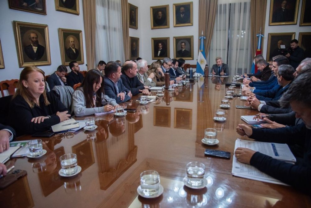 Modernización estatal y obras prioritarias estuvieron en la agenda de la reunión de gabinete