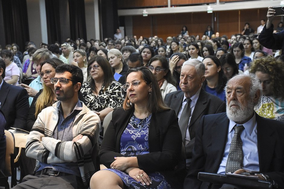 Convocan a presentar trabajos para el congreso sobre cuidados integrales de personas mayores