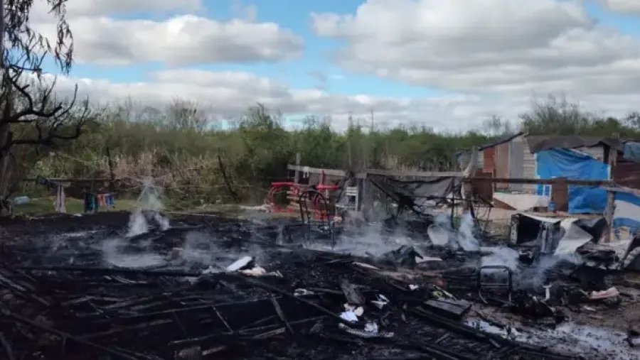 Un incendio destruyó una casa y la causa fue una conexión eléctrica clandestina
