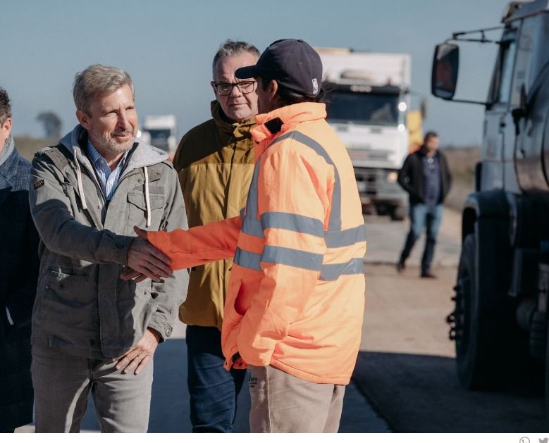 Frigerio recorrió obras de infraestructura y viviendas en Villa Paranacito e Ibicuy