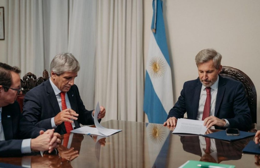 Frigerio firmó un convenio con Nación que reconoce deudas a favor de Entre Ríos y transfiere inmuebles